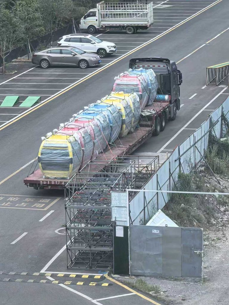 山西运城万荣孤峰山脉动索道24台6人吊厢顺利交货 f502ef083fe1f7432a6eb6500d2ed5c8